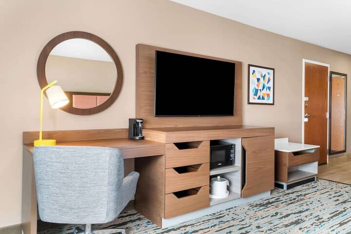 Room 12 of 32