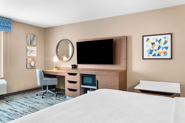 Room 17 of 32